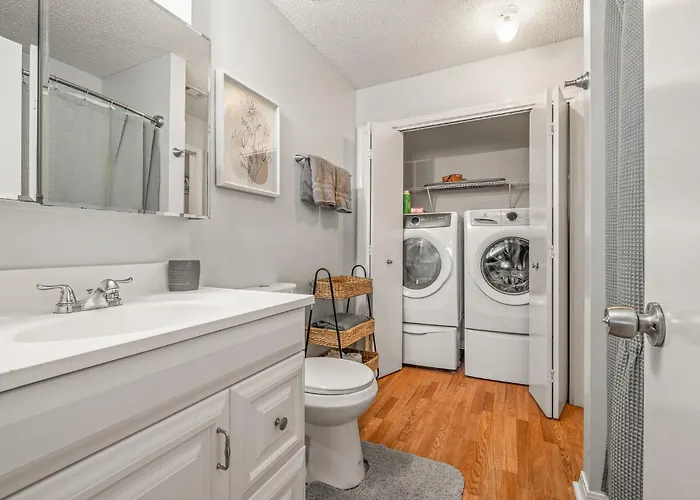 Charming Urban Family Near Beaches & Downtown Apartment Pensacola