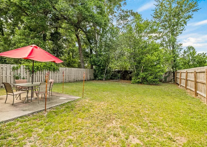 Charming Urban Family Near Beaches & Downtown Apartment Pensacola